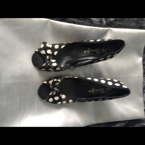 Boutique cute polka dot wedges (women’s size 9) - Picture 2 of 5